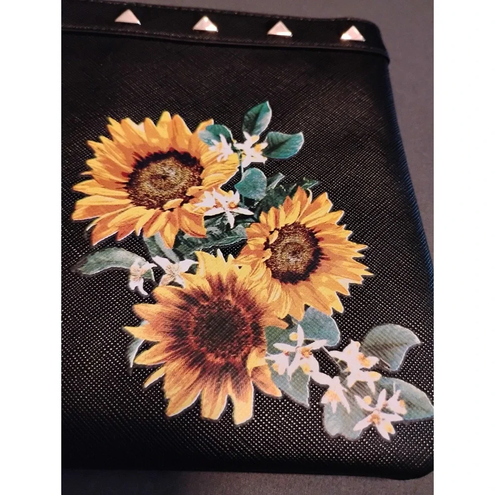 🌻NWT White House Black Market Sunflower Wristlet Clutch Bag travel festival y2k